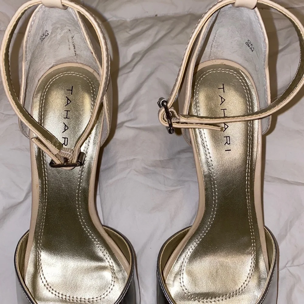 Women’s Tahari dressy , formal , pumps, heels size 5.5M